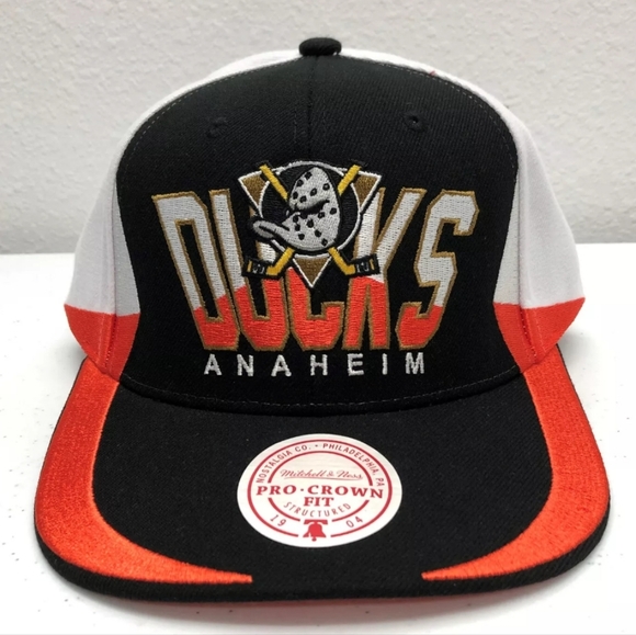 Anaheim Ducks Hat Cap Snap Back Mens White Black Logo Mitchell & Ness NHL Hockey - Picture 1 of 5